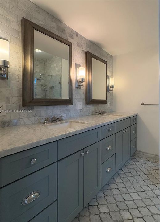 Vendido Recientemente: $2,295,000 (4 camas, 4 baños, 2304 Pies cuadrados)