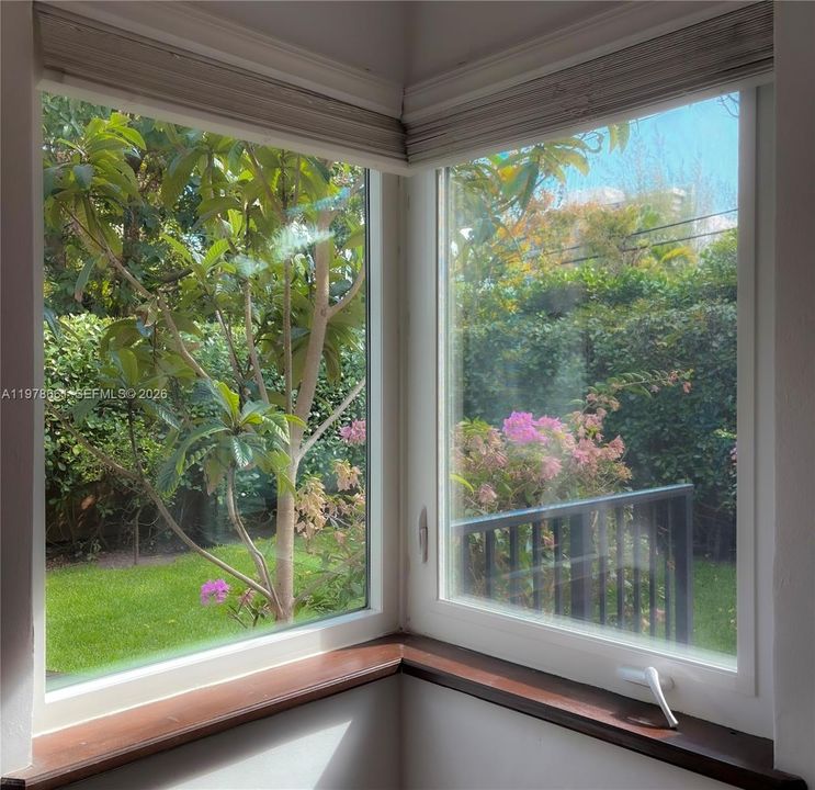 Vendido Recientemente: $2,295,000 (4 camas, 4 baños, 2304 Pies cuadrados)