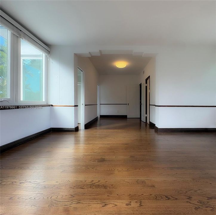 Vendido Recientemente: $2,295,000 (4 camas, 4 baños, 2304 Pies cuadrados)