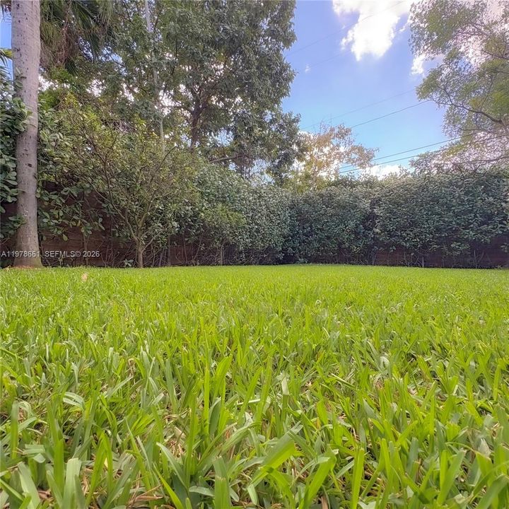 Vendido Recientemente: $2,295,000 (4 camas, 4 baños, 2304 Pies cuadrados)