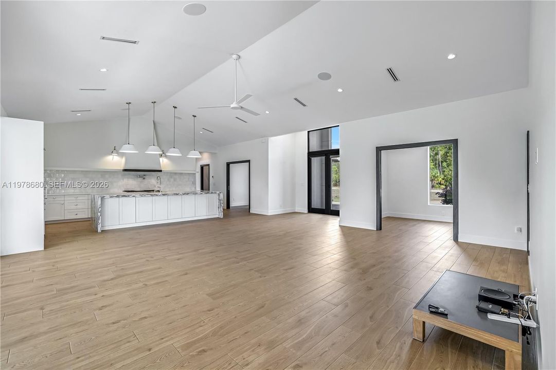 For Sale: $1,189,000 (4 beds, 4 baths, 2860 Square Feet)
