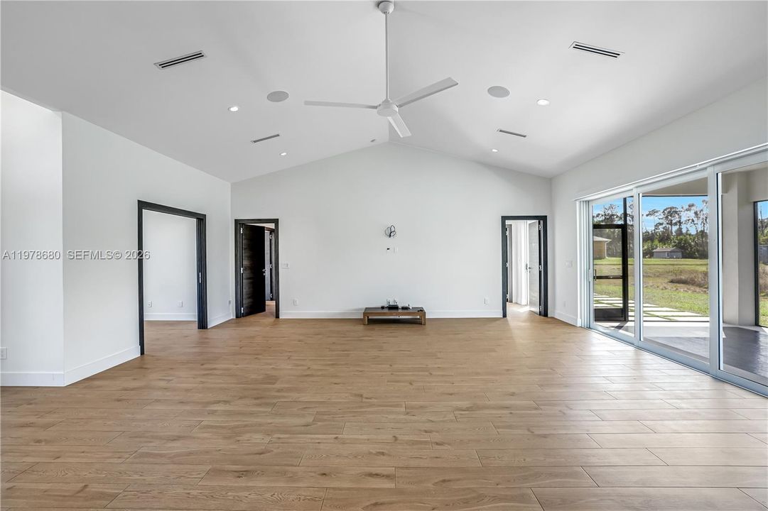For Sale: $1,189,000 (4 beds, 4 baths, 2860 Square Feet)
