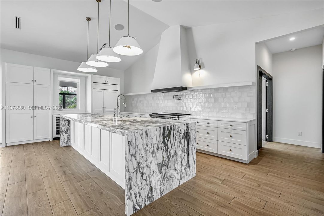 For Sale: $1,189,000 (4 beds, 4 baths, 2860 Square Feet)