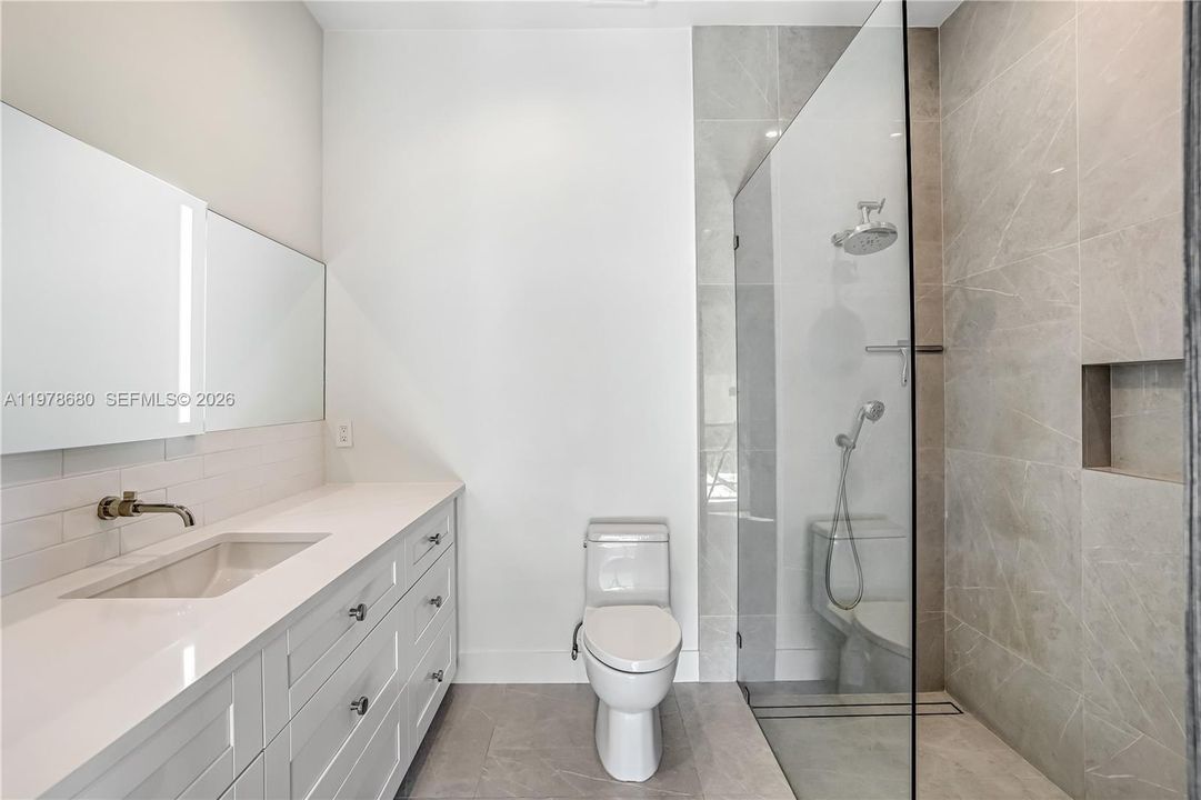 Guest Bathroom 2