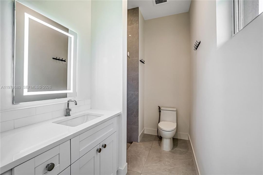 Guest Bathroom 3