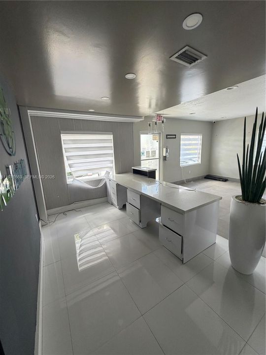 出租: $7,000 (0 贝兹, 0 浴室, 0 平方英尺)