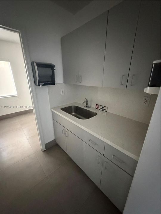 出租: $7,000 (0 贝兹, 0 浴室, 0 平方英尺)