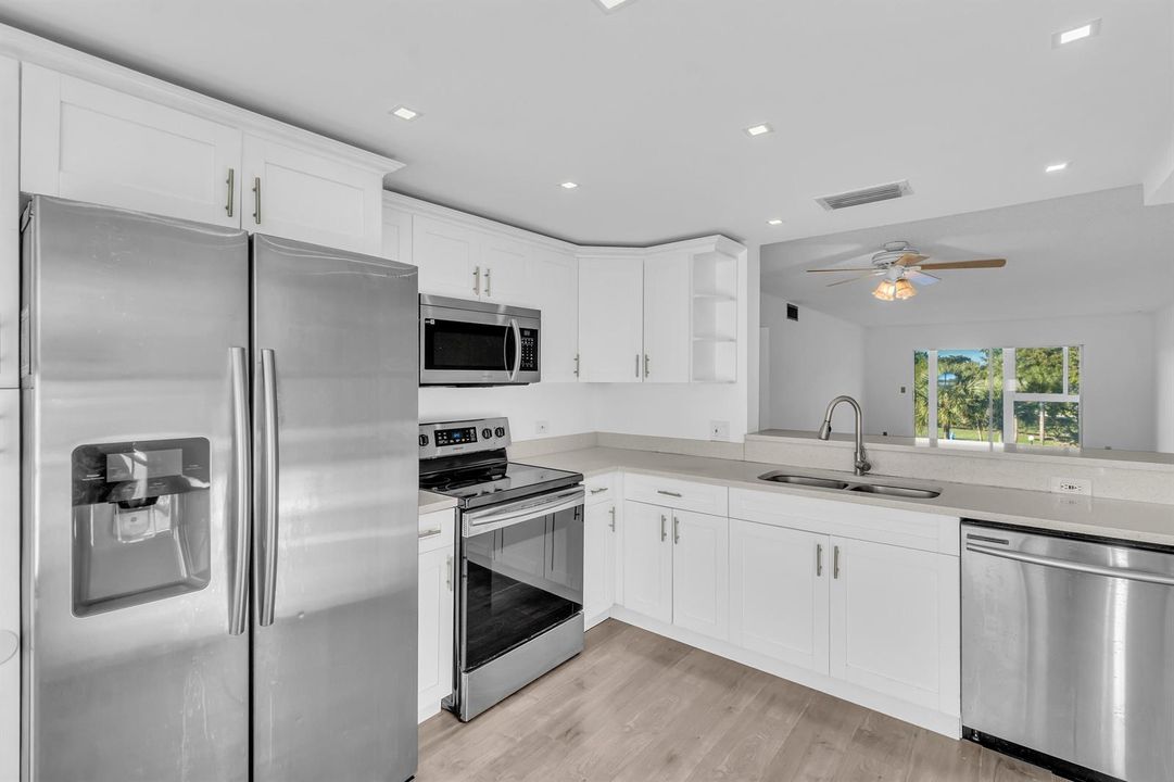 2505 Antigua Cir E3-6