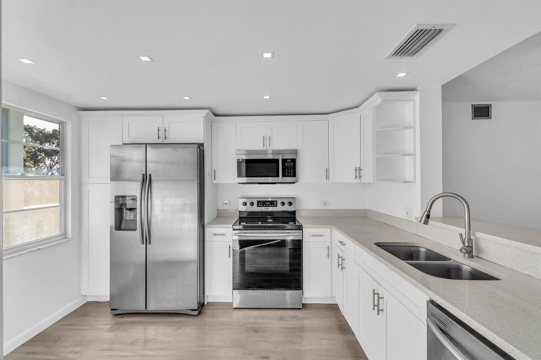 2505 Antigua Cir E3-4