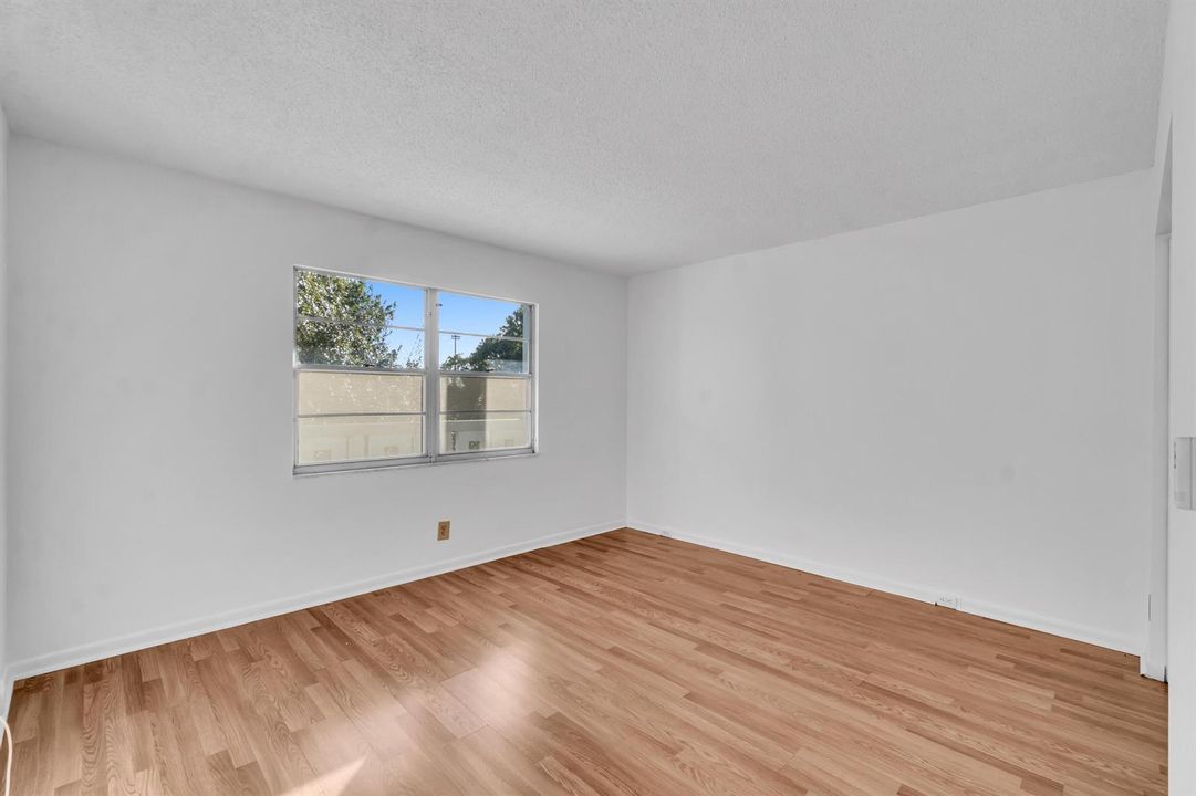 2505 Antigua Cir E3-12