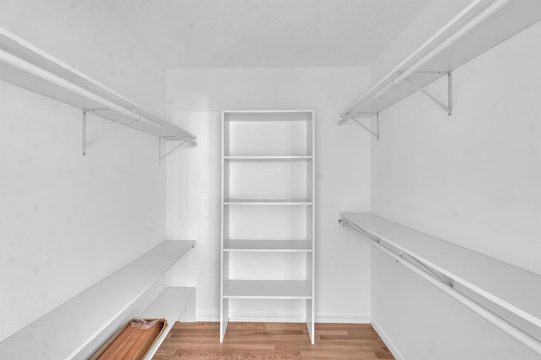 2505 Antigua Cir E3-16