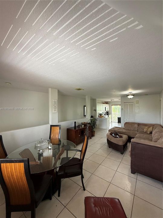 En Venta: $415,000 (3 camas, 2 baños, 1290 Pies cuadrados)
