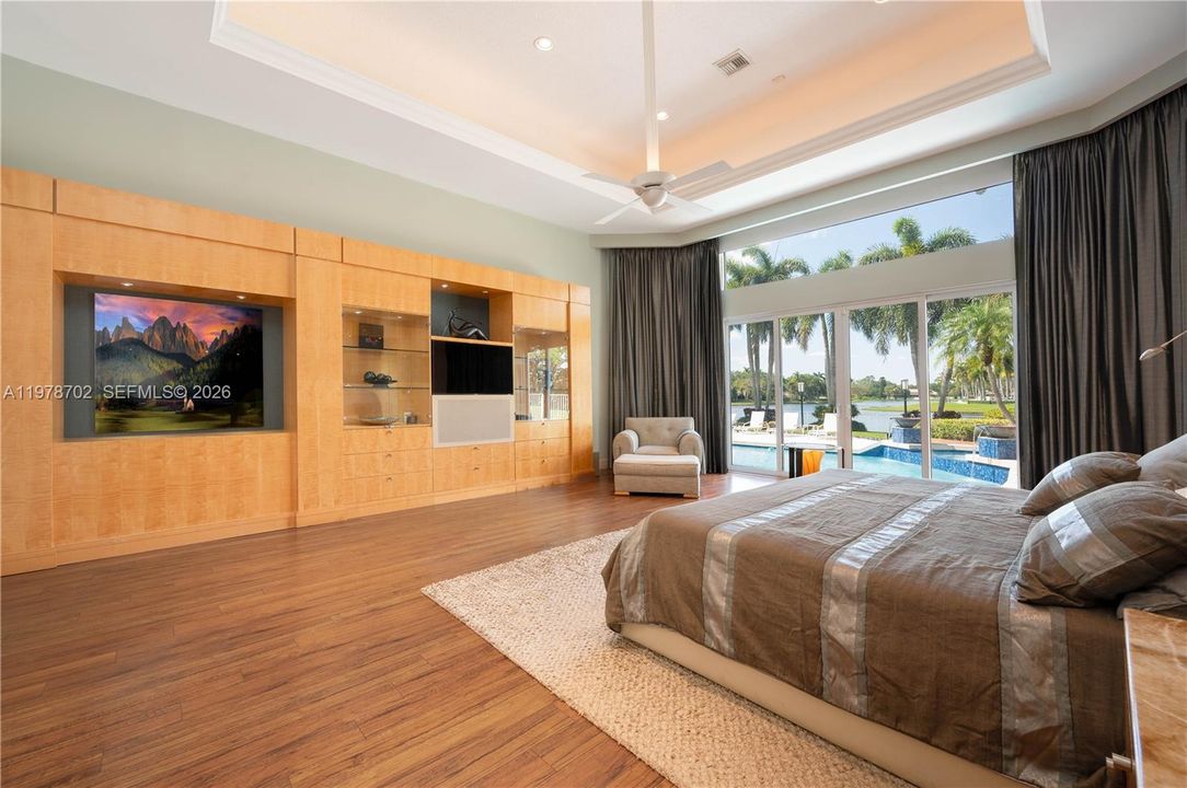 Activo con contrato: $3,999,999 (5 camas, 5 baños, 6636 Pies cuadrados)