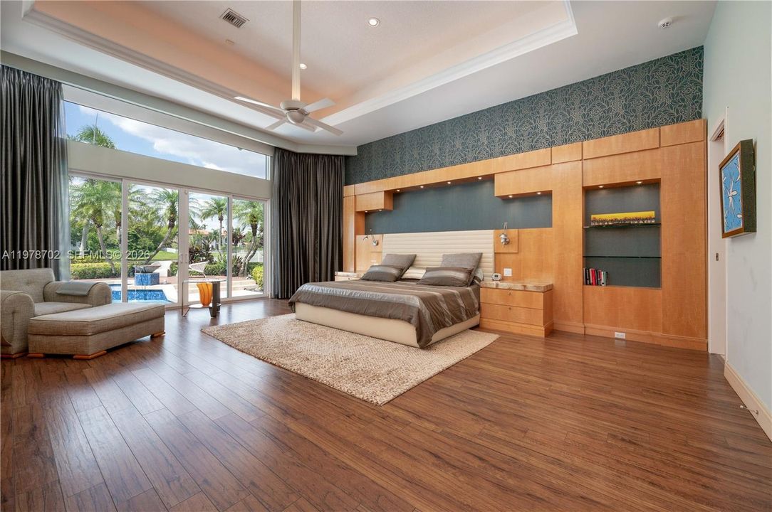 Activo con contrato: $3,999,999 (5 camas, 5 baños, 6636 Pies cuadrados)