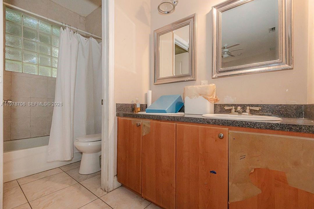 Activo con contrato: $308,000 (3 camas, 2 baños, 0 Pies cuadrados)