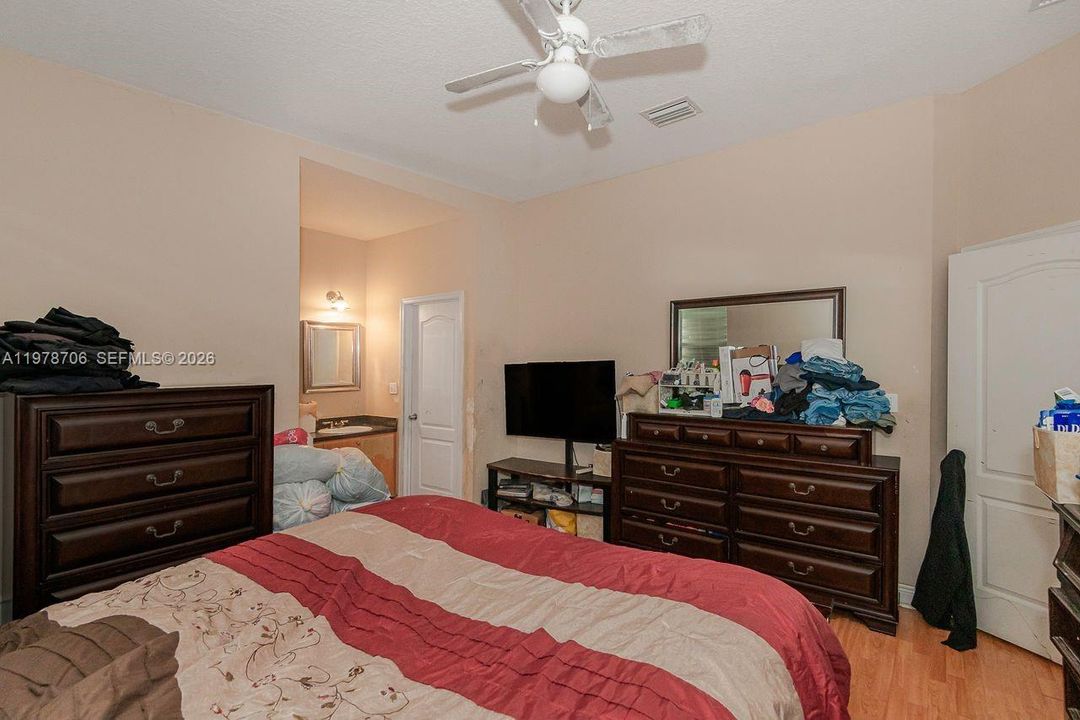 Activo con contrato: $308,000 (3 camas, 2 baños, 0 Pies cuadrados)