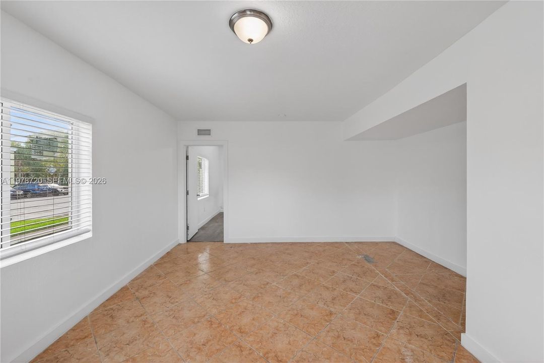 На продажу: $260,000 (4 спален, 3 ванн, 1660 Квадратных фут)