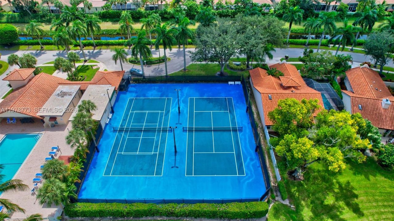 Activo con contrato: $599,000 (3 camas, 2 baños, 2035 Pies cuadrados)