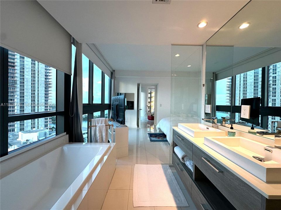 En Venta: $675,000 (1 camas, 1 baños, 706 Pies cuadrados)