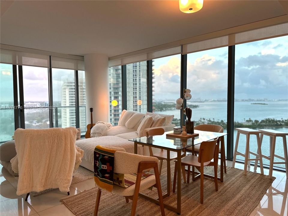 En Venta: $675,000 (1 camas, 1 baños, 706 Pies cuadrados)