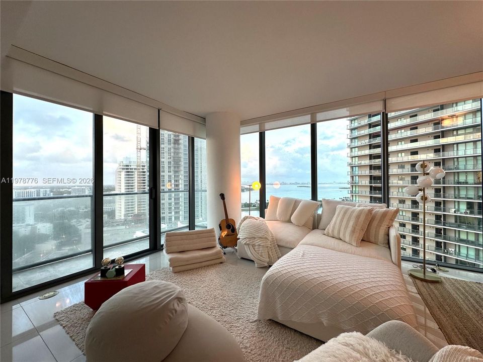 En Venta: $675,000 (1 camas, 1 baños, 706 Pies cuadrados)