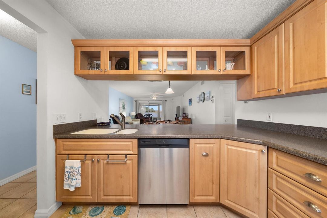 interior - kitchen 4