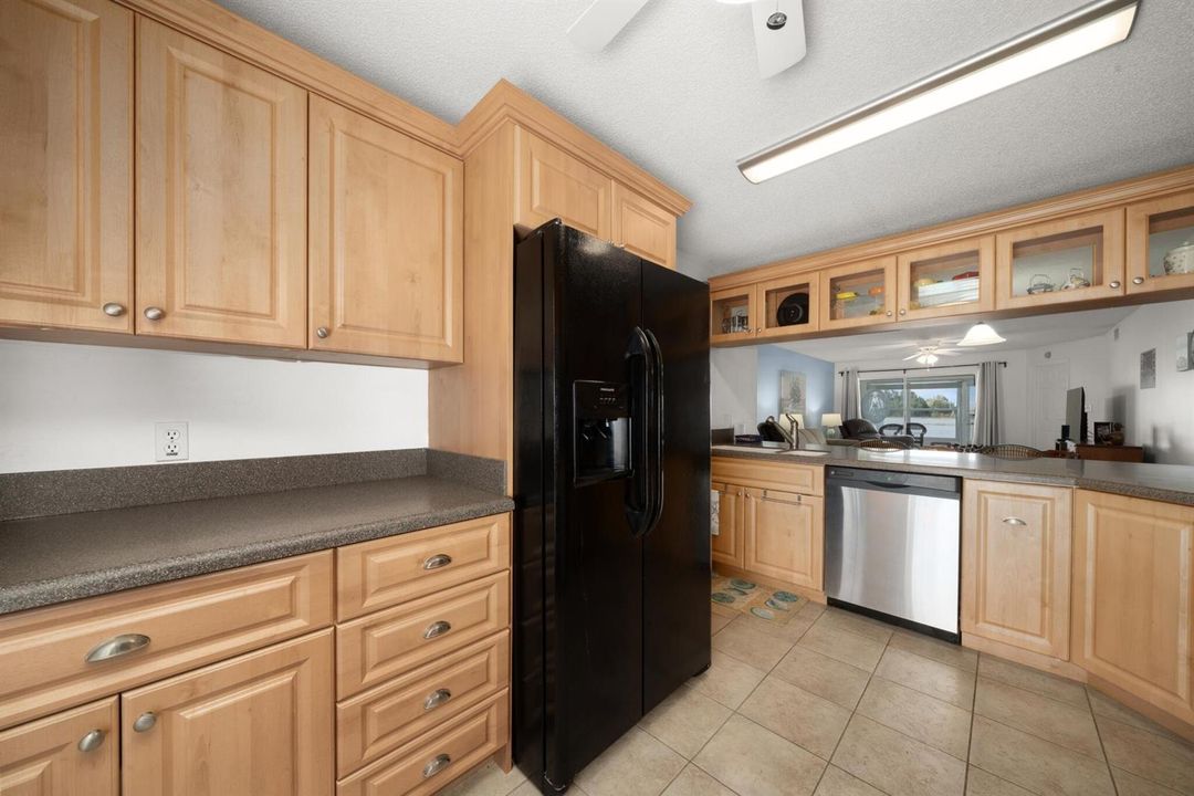 interior - kitchen 5