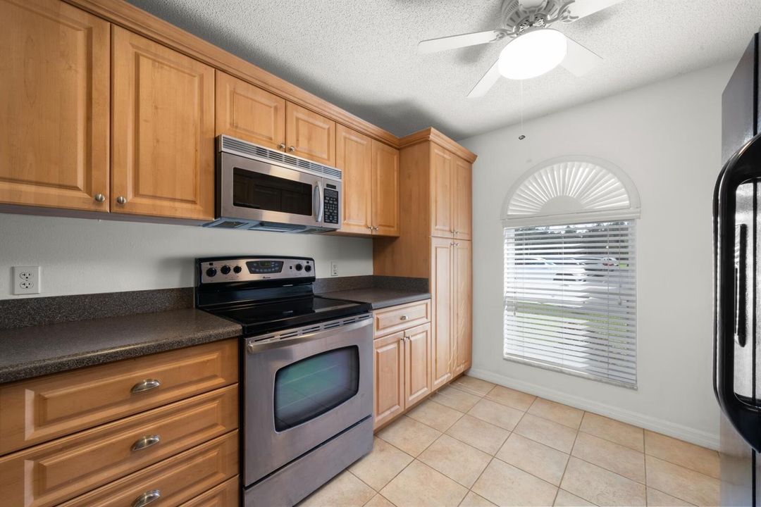 interior - kitchen 2