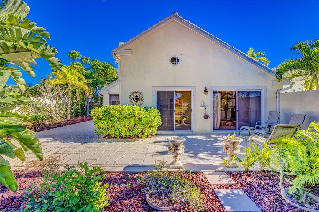 For Sale: $699,000 (3 beds, 2 baths, 2146 Square Feet)