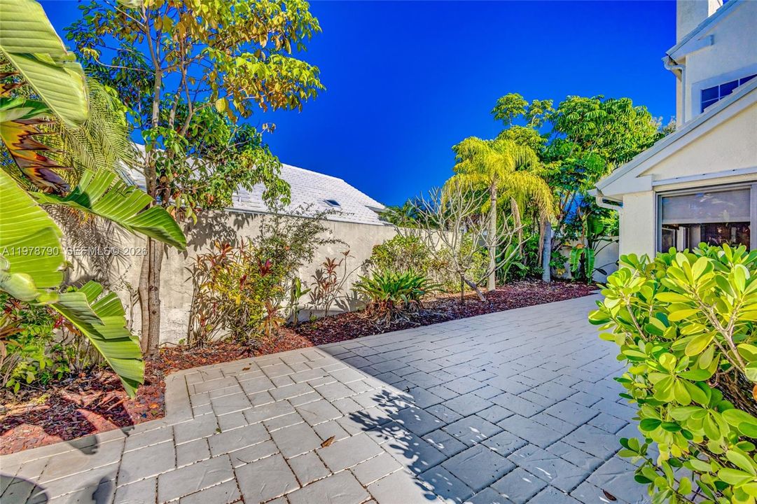 For Sale: $699,000 (3 beds, 2 baths, 2146 Square Feet)