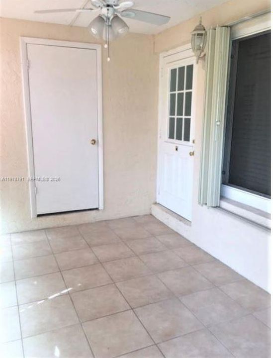 Activo con contrato: $1,600 (2 camas, 1 baños, 935 Pies cuadrados)