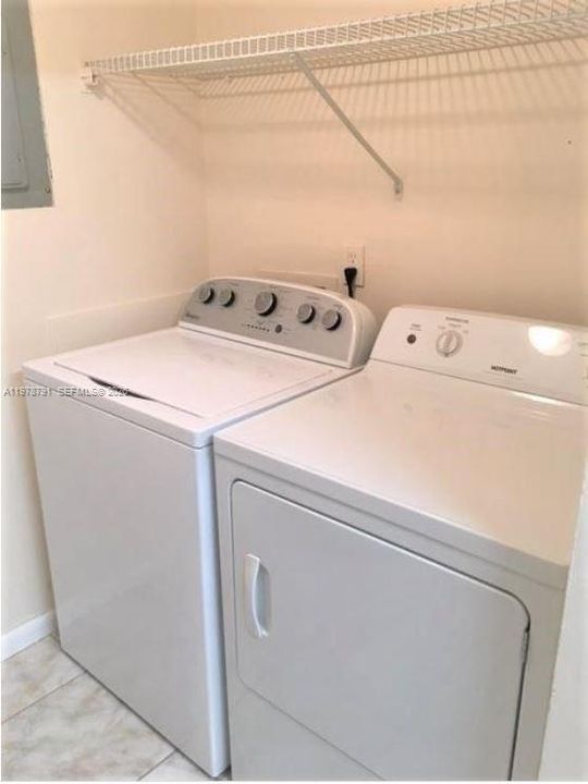 Activo con contrato: $1,600 (2 camas, 1 baños, 935 Pies cuadrados)