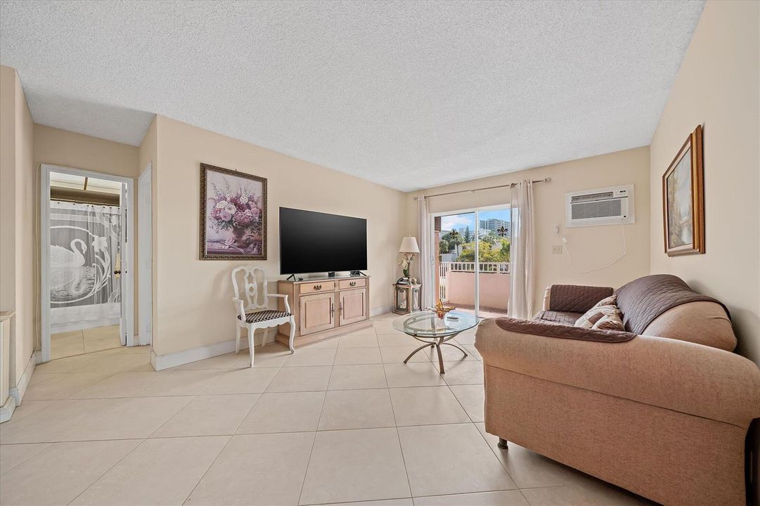 04-3201 NE 14th St #209, Pompano Beach-3