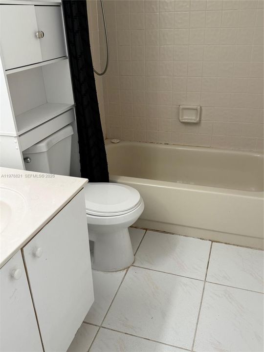 For Sale: $165,000 (2 beds, 2 baths, 768 Square Feet)