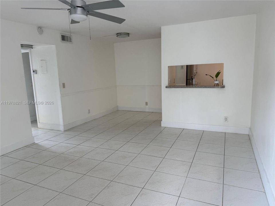 For Sale: $165,000 (2 beds, 2 baths, 768 Square Feet)