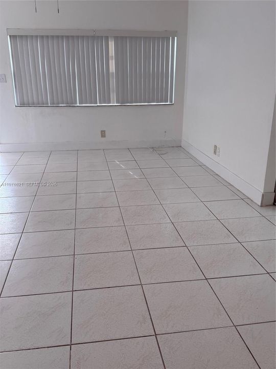 For Sale: $165,000 (2 beds, 2 baths, 768 Square Feet)