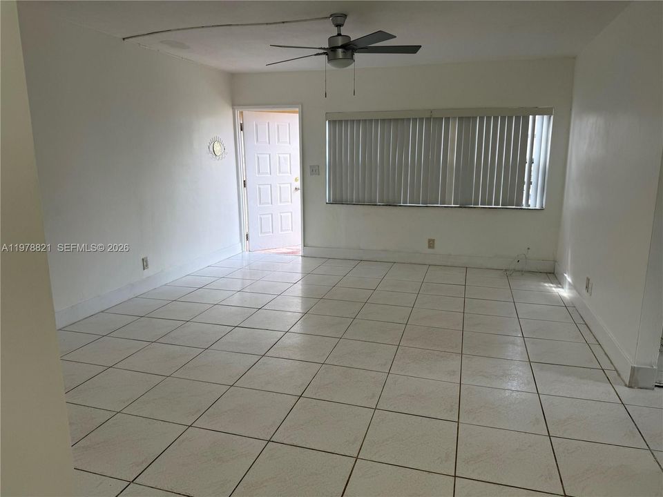 For Sale: $165,000 (2 beds, 2 baths, 768 Square Feet)