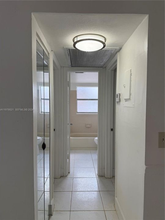 For Sale: $165,000 (2 beds, 2 baths, 768 Square Feet)