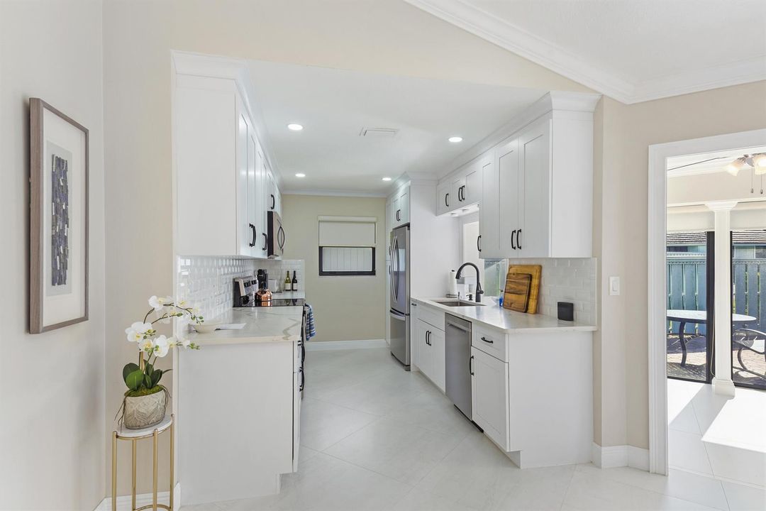 1127 E Seminole Ave_#15C_Marina Brier_15