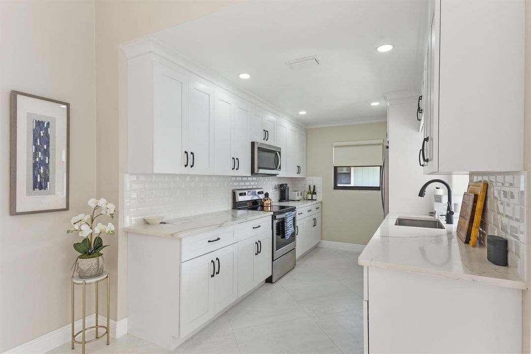 1127 E Seminole Ave_#15C_Marina Brier_16