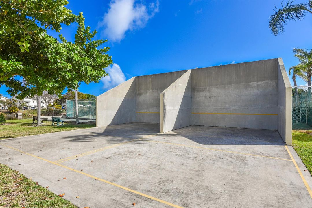 1127 E Seminole Ave_#15C_Marina Brier_9