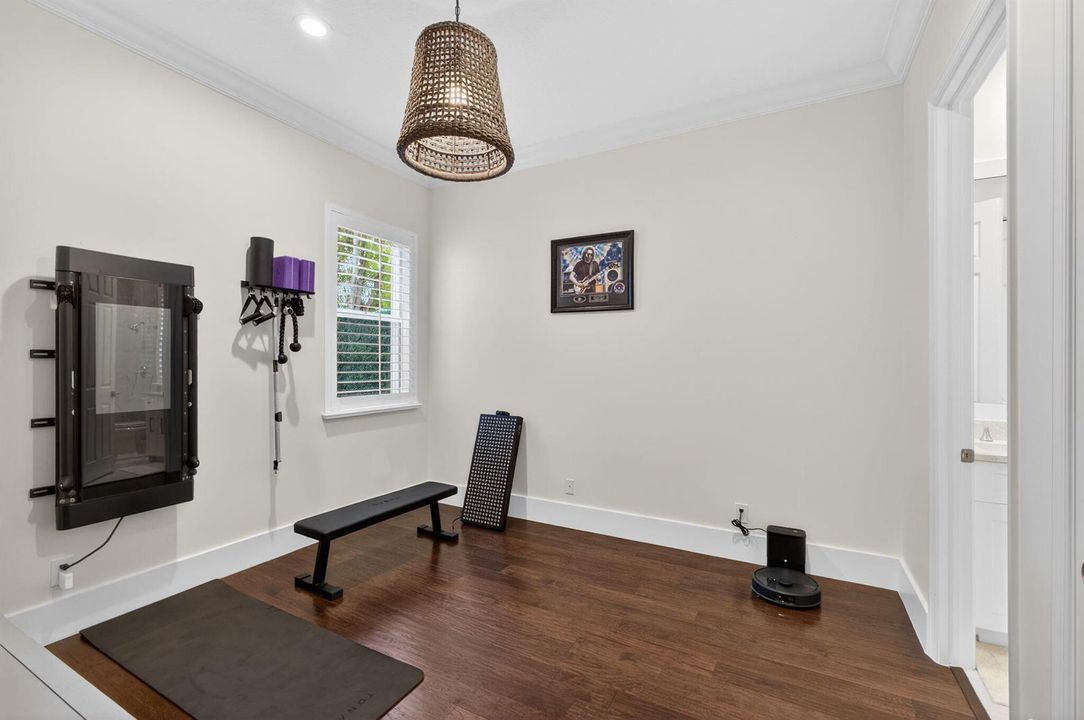 First floor guest bedroom suitwe