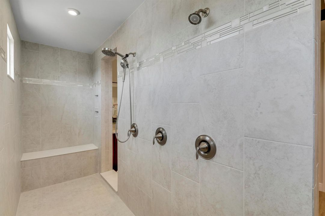 Walkthrough Shower