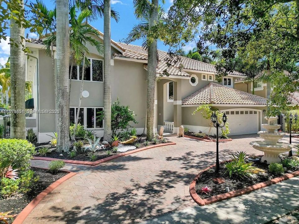 For Rent: $10,000 (6 beds, 3 baths, 4176 Square Feet)