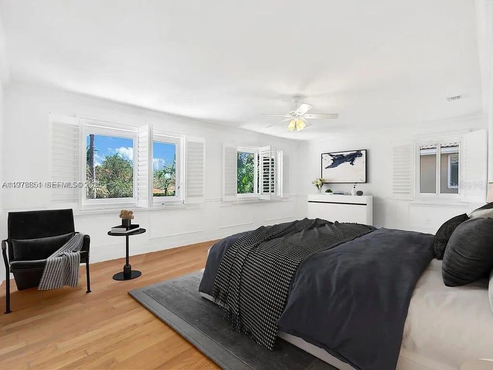 For Rent: $10,000 (6 beds, 3 baths, 4176 Square Feet)