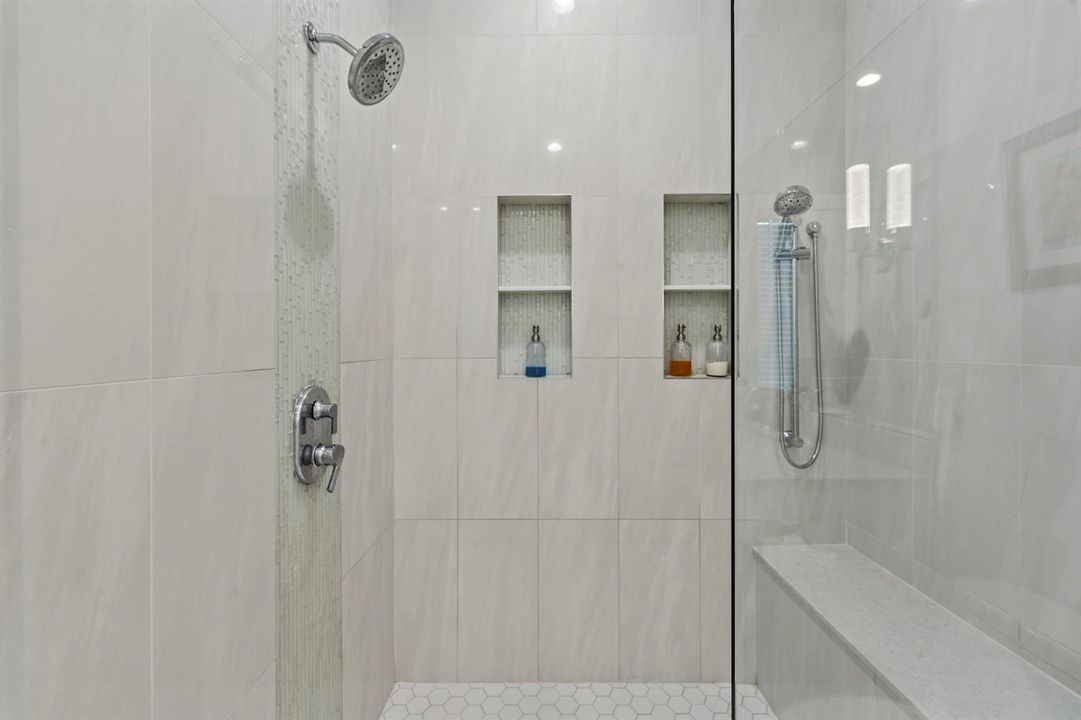 Mstr shower