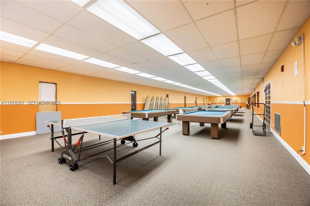 For Sale: $79,900 (1 beds, 1 baths, 928 Square Feet)