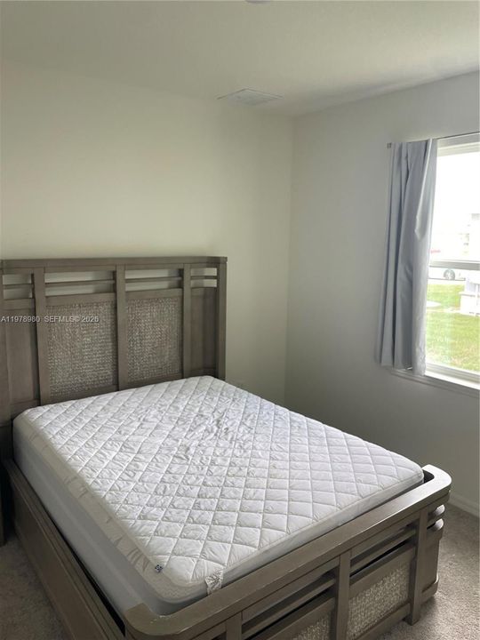 For Rent: $2,785 (3 beds, 2 baths, 1633 Square Feet)
