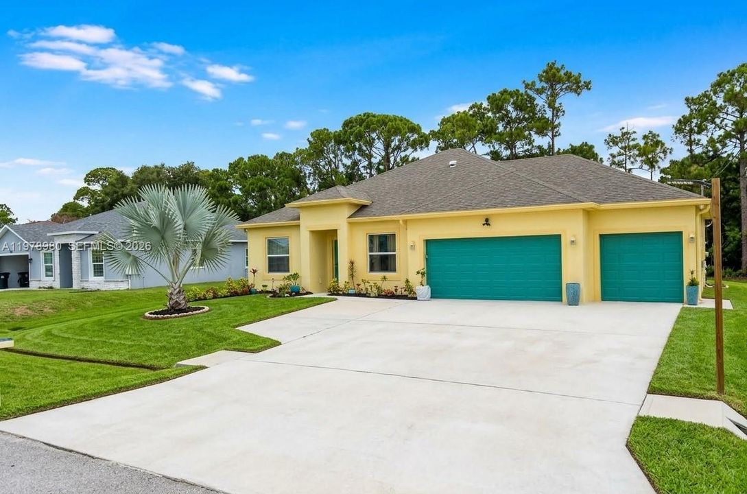 For Rent: $2,195 (3 beds, 2 baths, 1645 Square Feet)