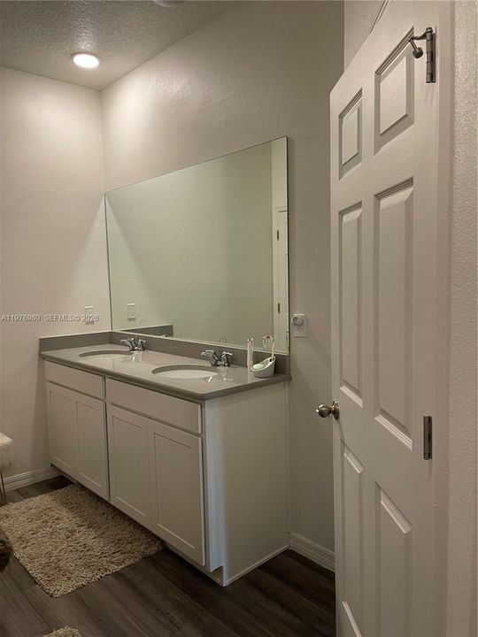 For Rent: $2,785 (3 beds, 2 baths, 1633 Square Feet)